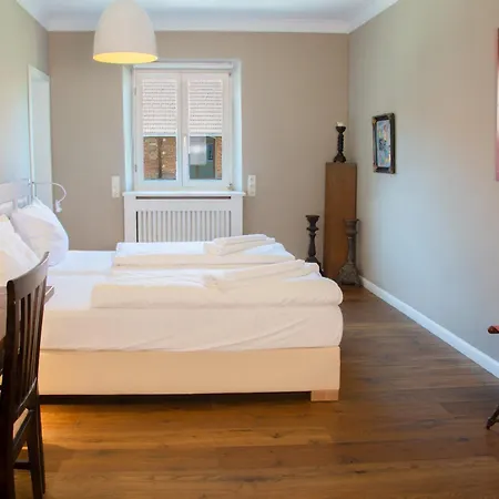 Gut Staudham Gasthof Und Events Hotel *